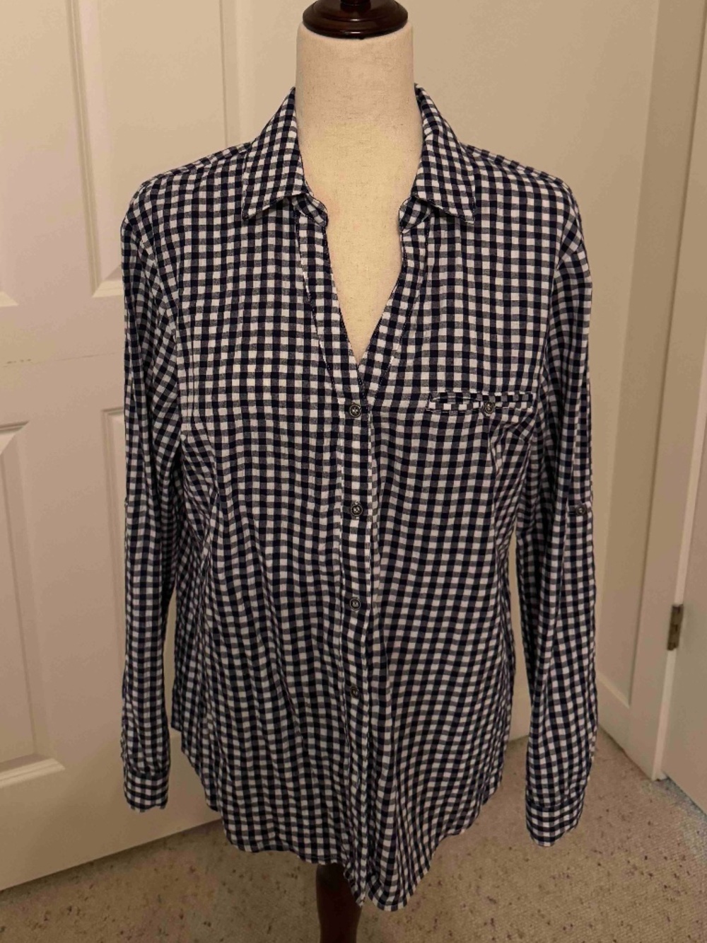 Kut from the Kloth Light Weight Checked Button down L